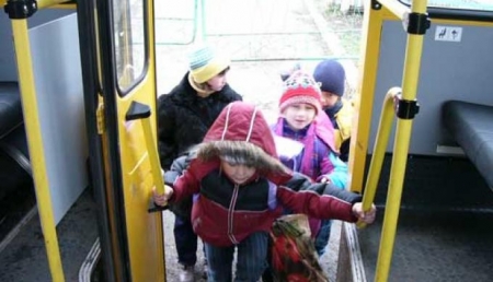 Дайте многодетным родителям право бесплатного проезда в общественном транспорте!